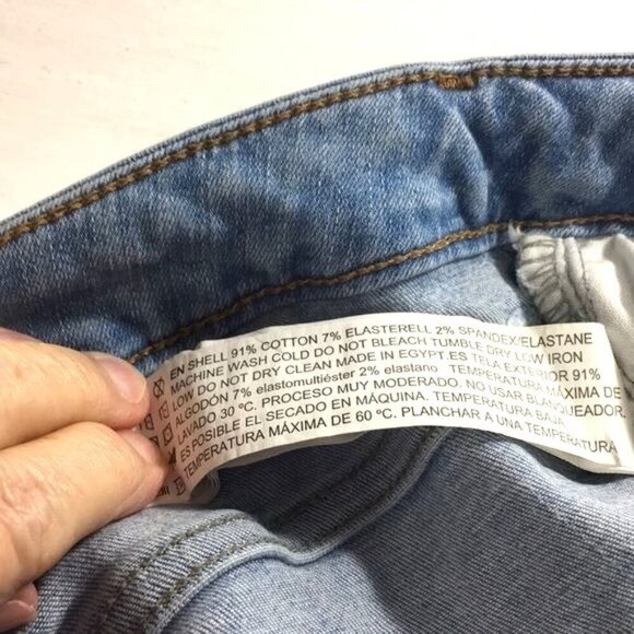 Forever 21 Womens Jeans Stretch Distressed Light Wash Straight Leg Size 14 - Picture 4 of 9